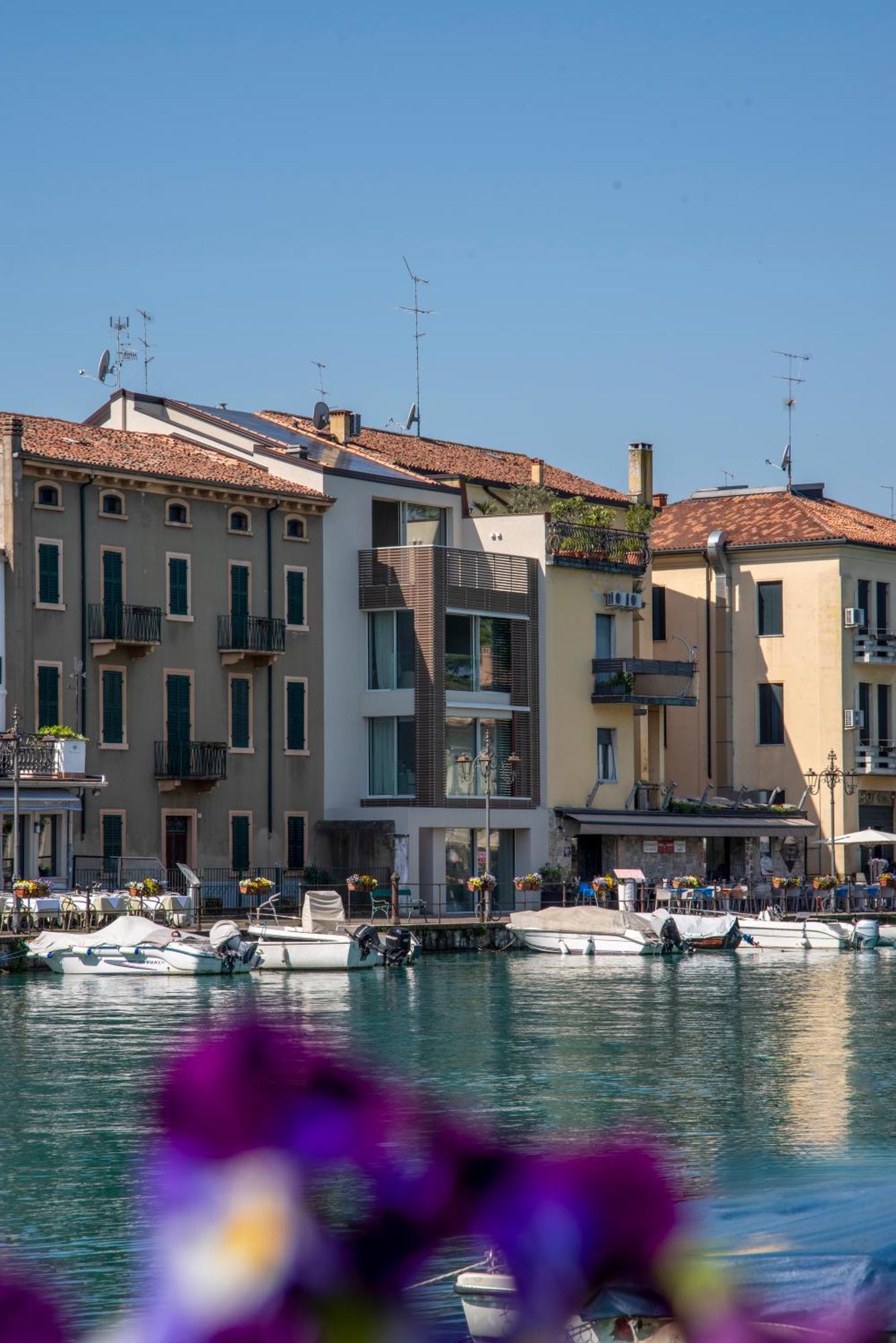 Palazzo Cordigero - Apartments Peschiera del Garda Exteriör bild