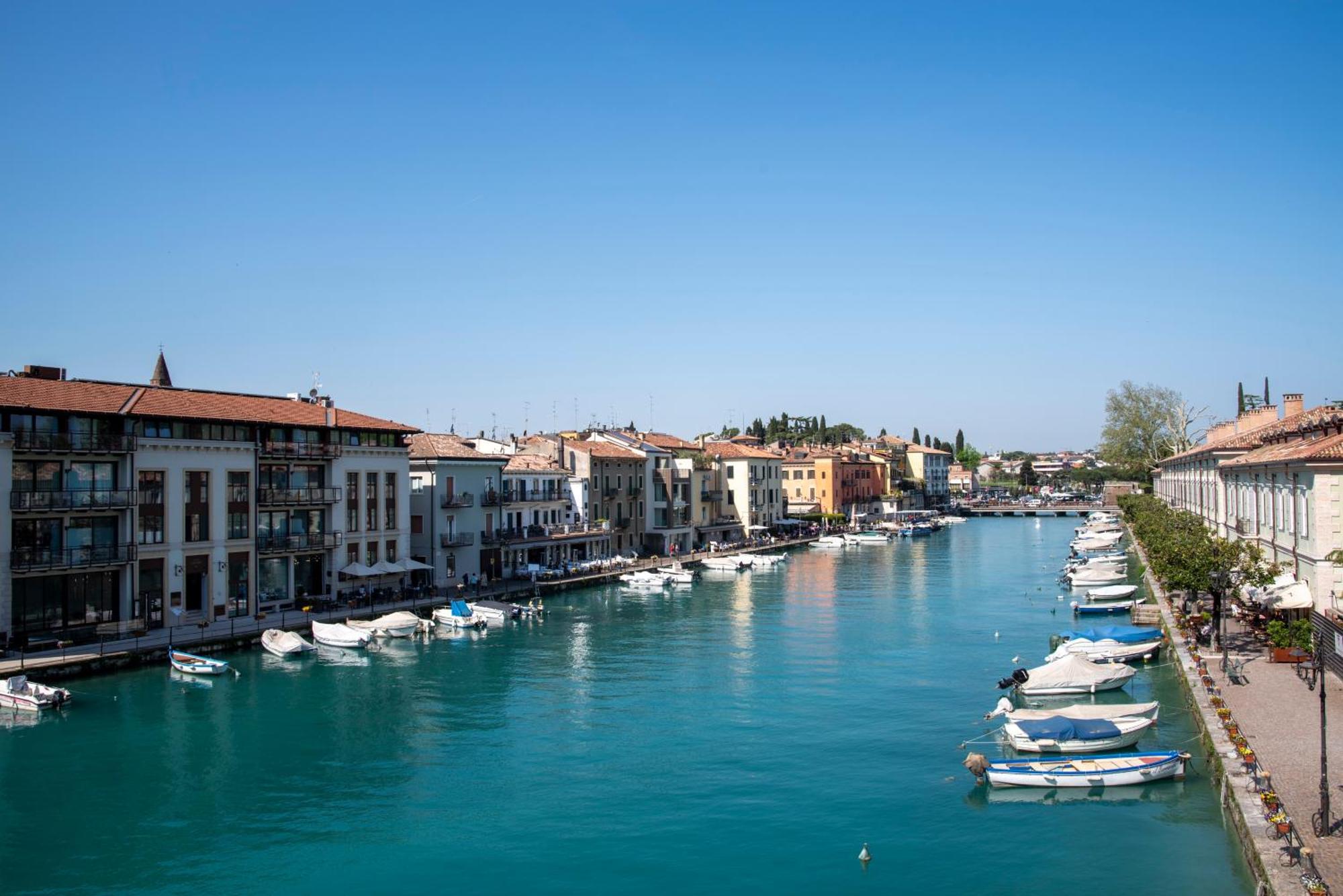 Palazzo Cordigero - Apartments Peschiera del Garda Exteriör bild