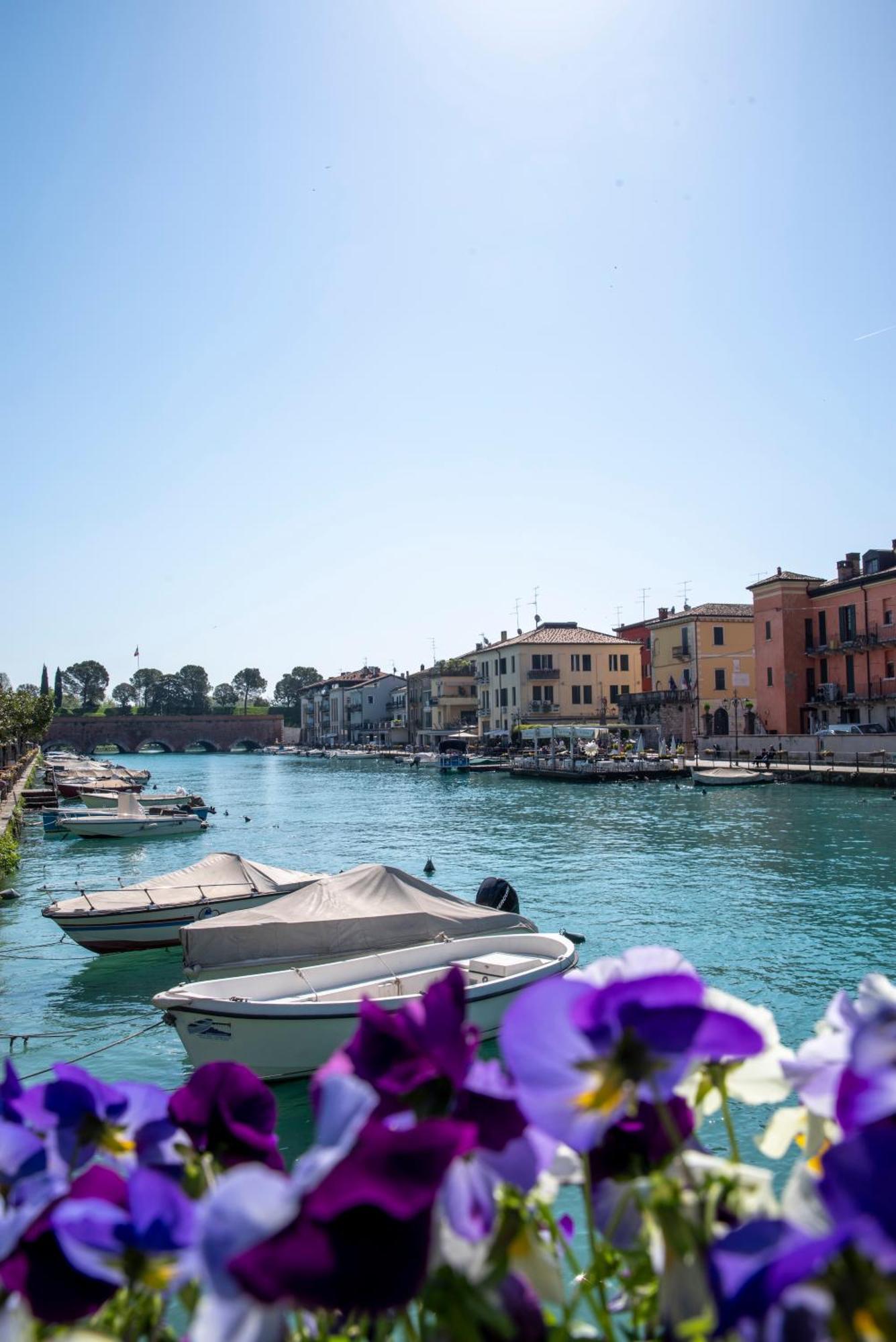 Palazzo Cordigero - Apartments Peschiera del Garda Exteriör bild