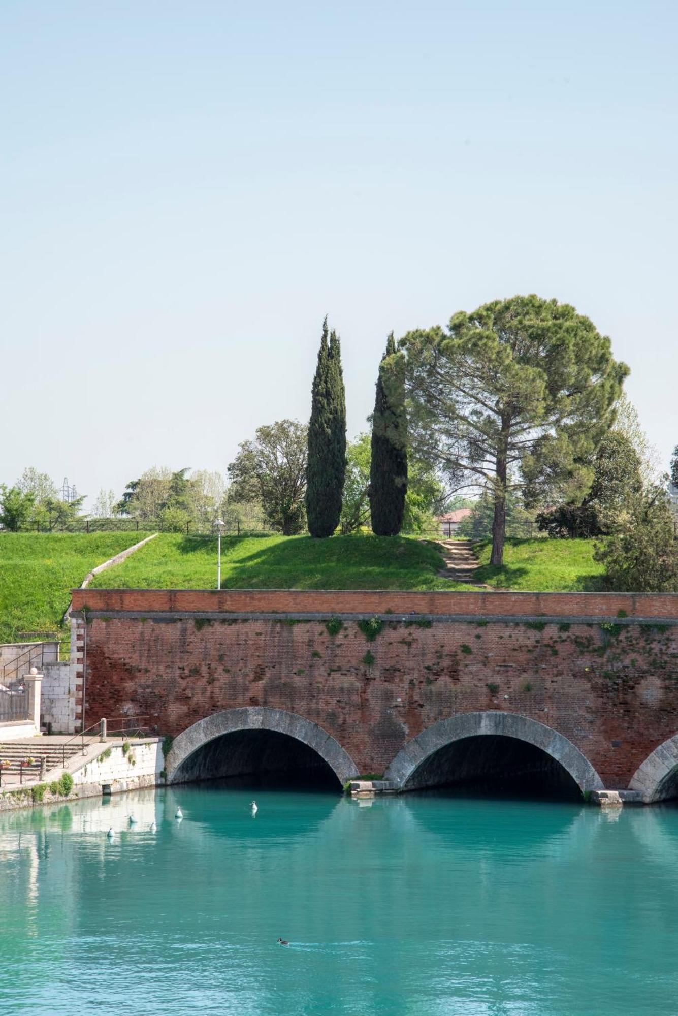Palazzo Cordigero - Apartments Peschiera del Garda Exteriör bild