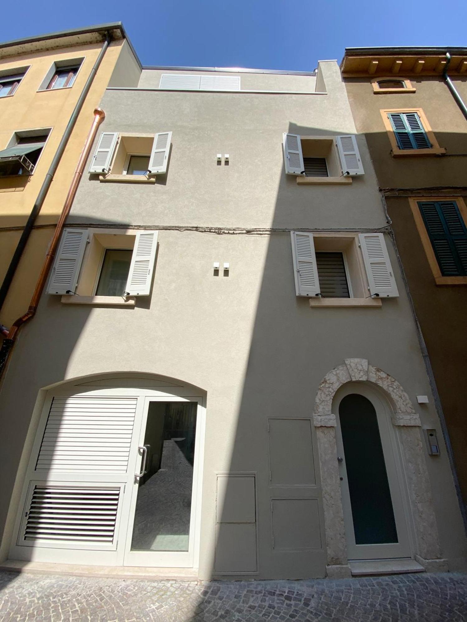 Palazzo Cordigero - Apartments Peschiera del Garda Exteriör bild