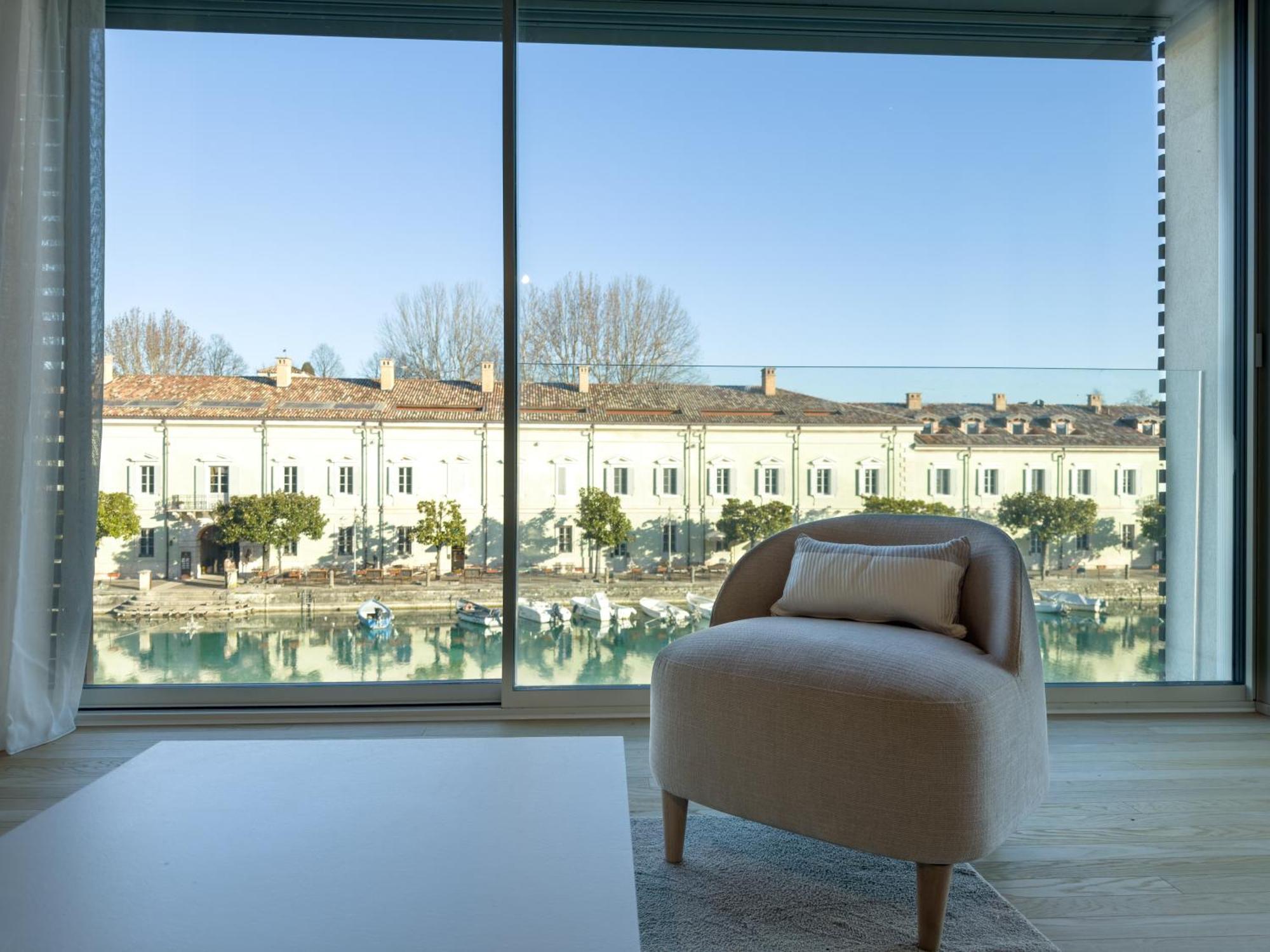 Palazzo Cordigero - Apartments Peschiera del Garda Exteriör bild