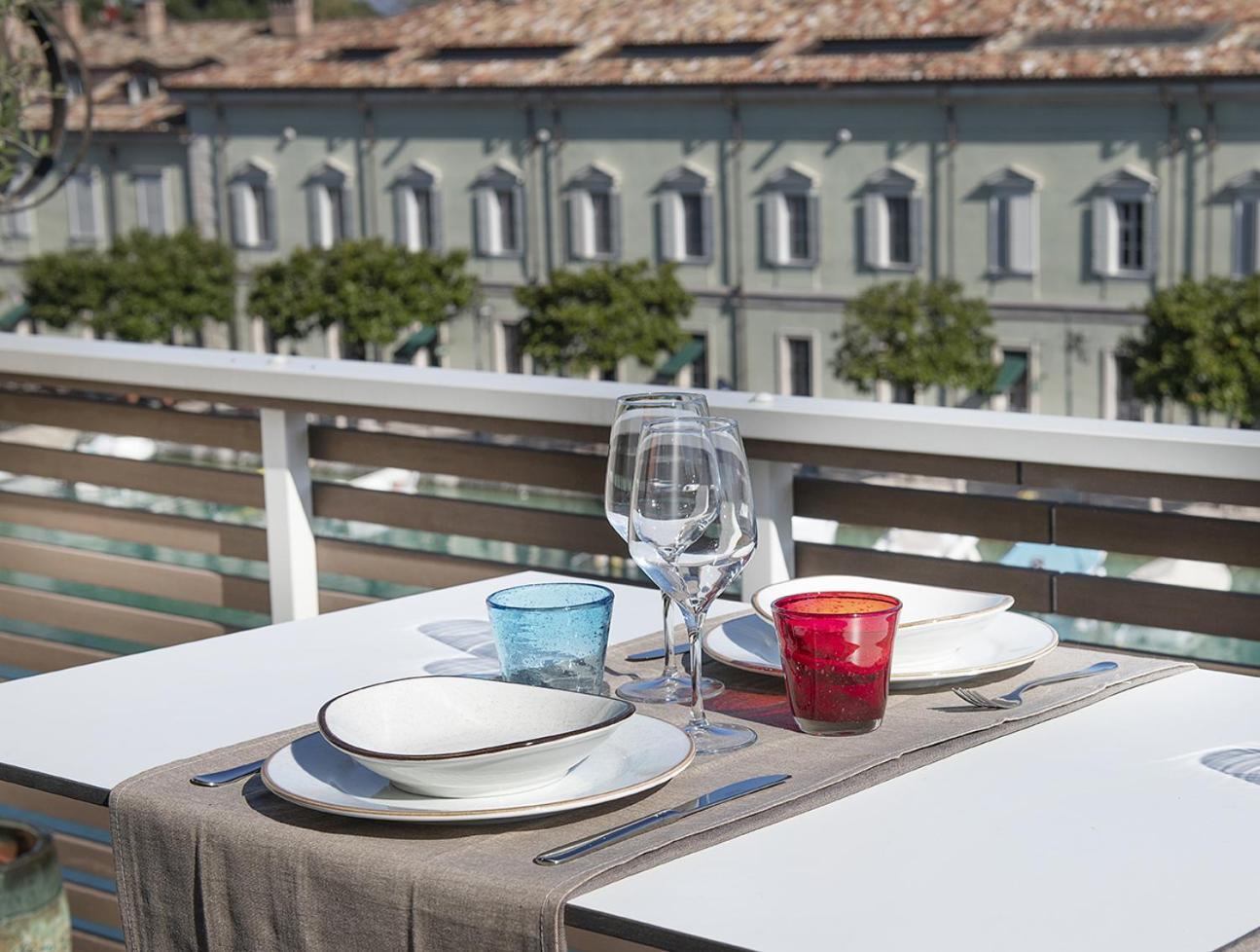 Palazzo Cordigero - Apartments Peschiera del Garda Exteriör bild